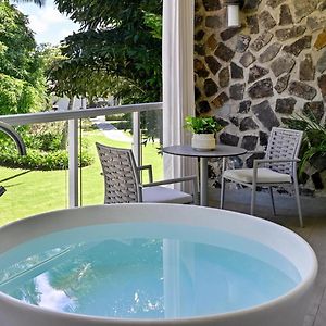 Grand Luxe Club Level Room Balcony Tranquility Soaking Tub